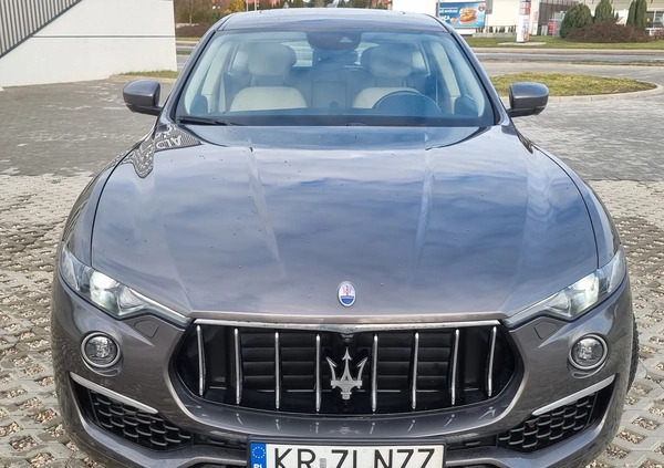 Maserati Levante cena 292999 przebieg: 53000, rok produkcji 2019 z Tarnobrzeg małe 631